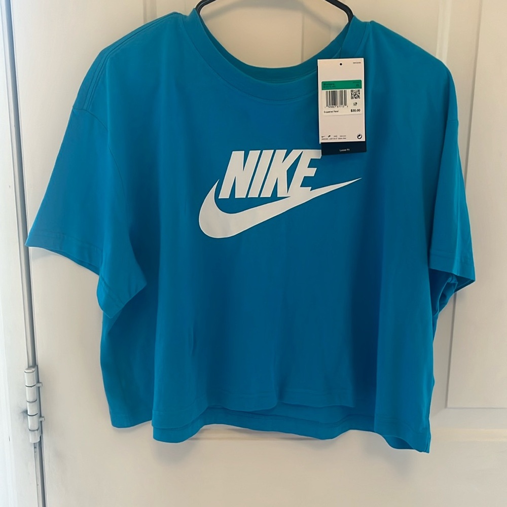 Women’s Nike blue loose fit crop top